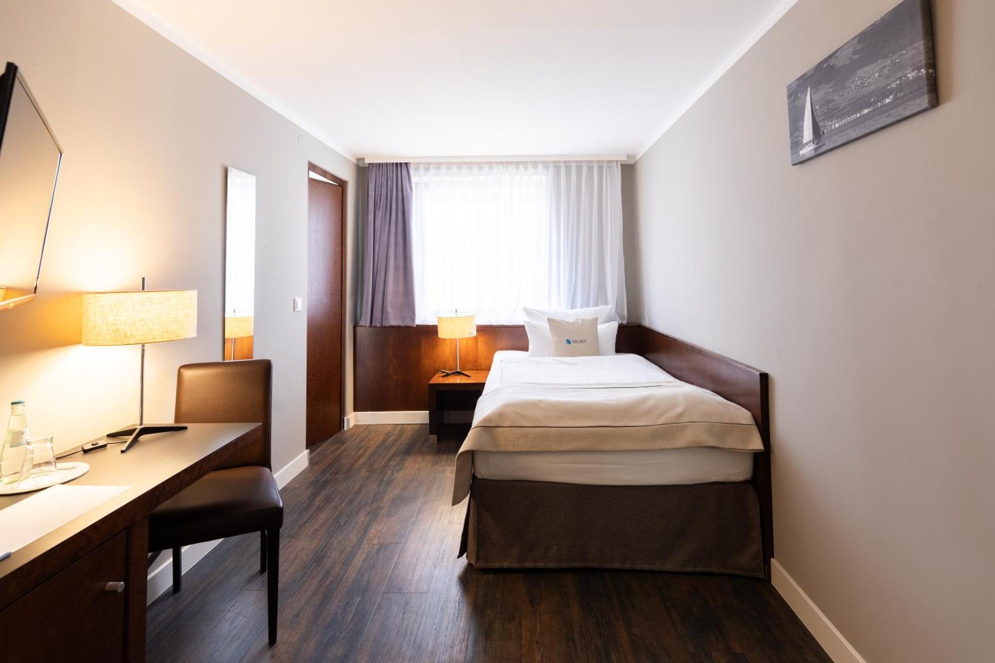 Select Hotel ฟรีดริชส์ฮาเฟน ภายนอก รูปภาพ