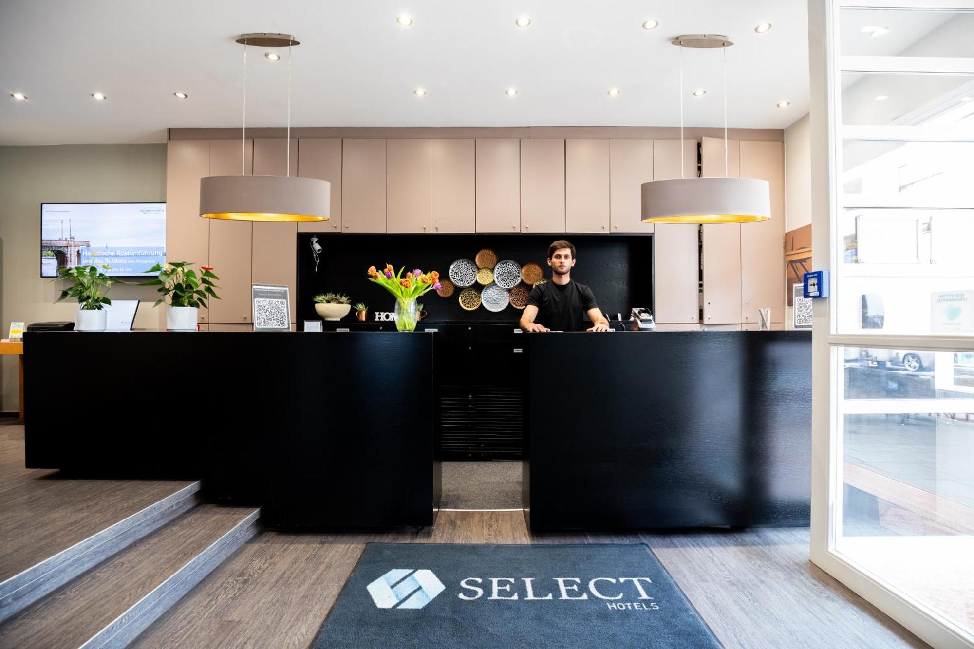 Select Hotel ฟรีดริชส์ฮาเฟน ภายนอก รูปภาพ